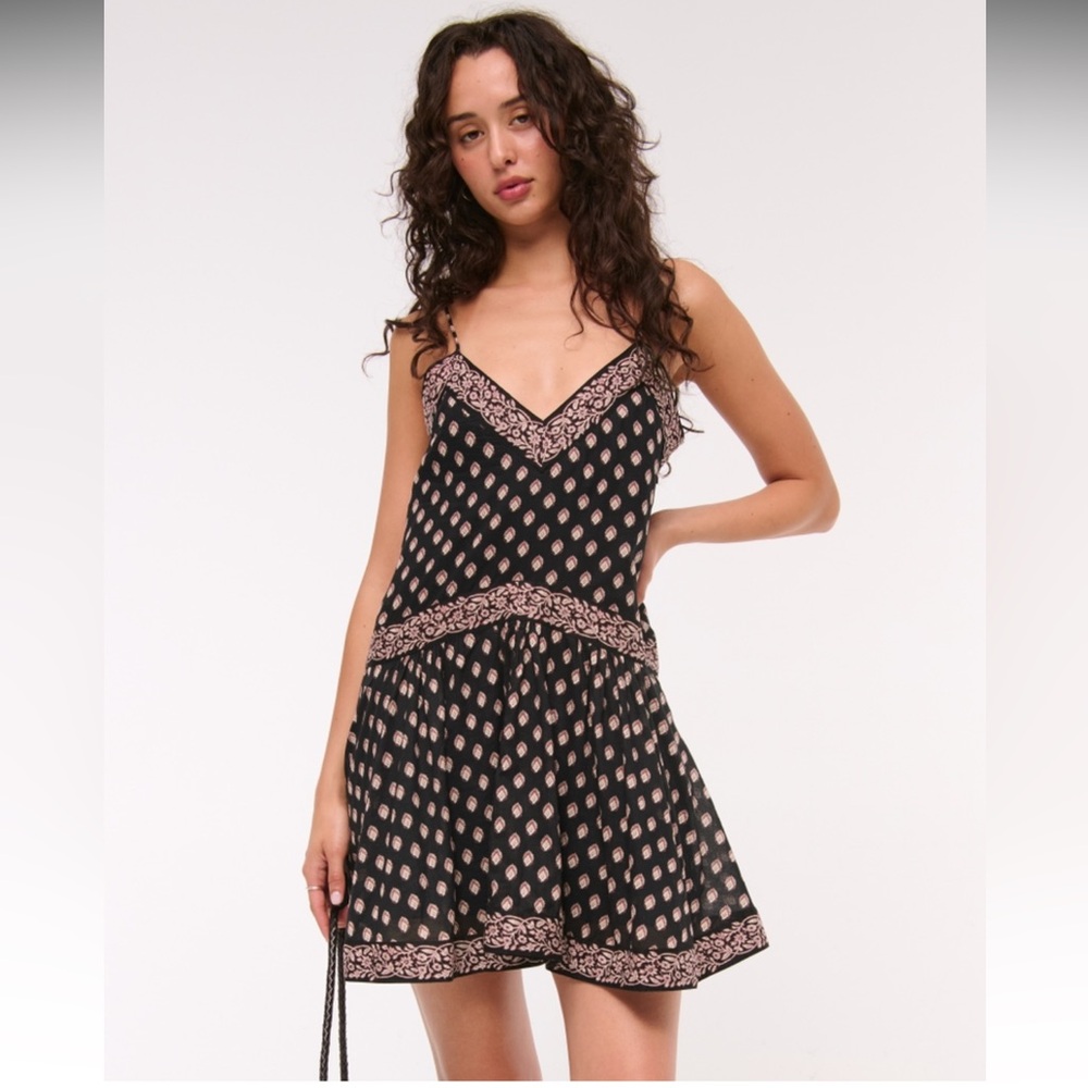 Abercrombie & Fitch V-Neck Flowy Mini Skort Dress